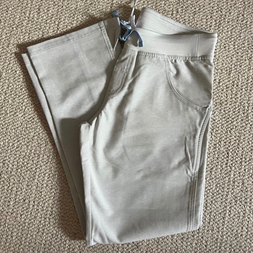 NWT✨FIGS “Space Gray” Limited Edition SP Kade Cargo Pants